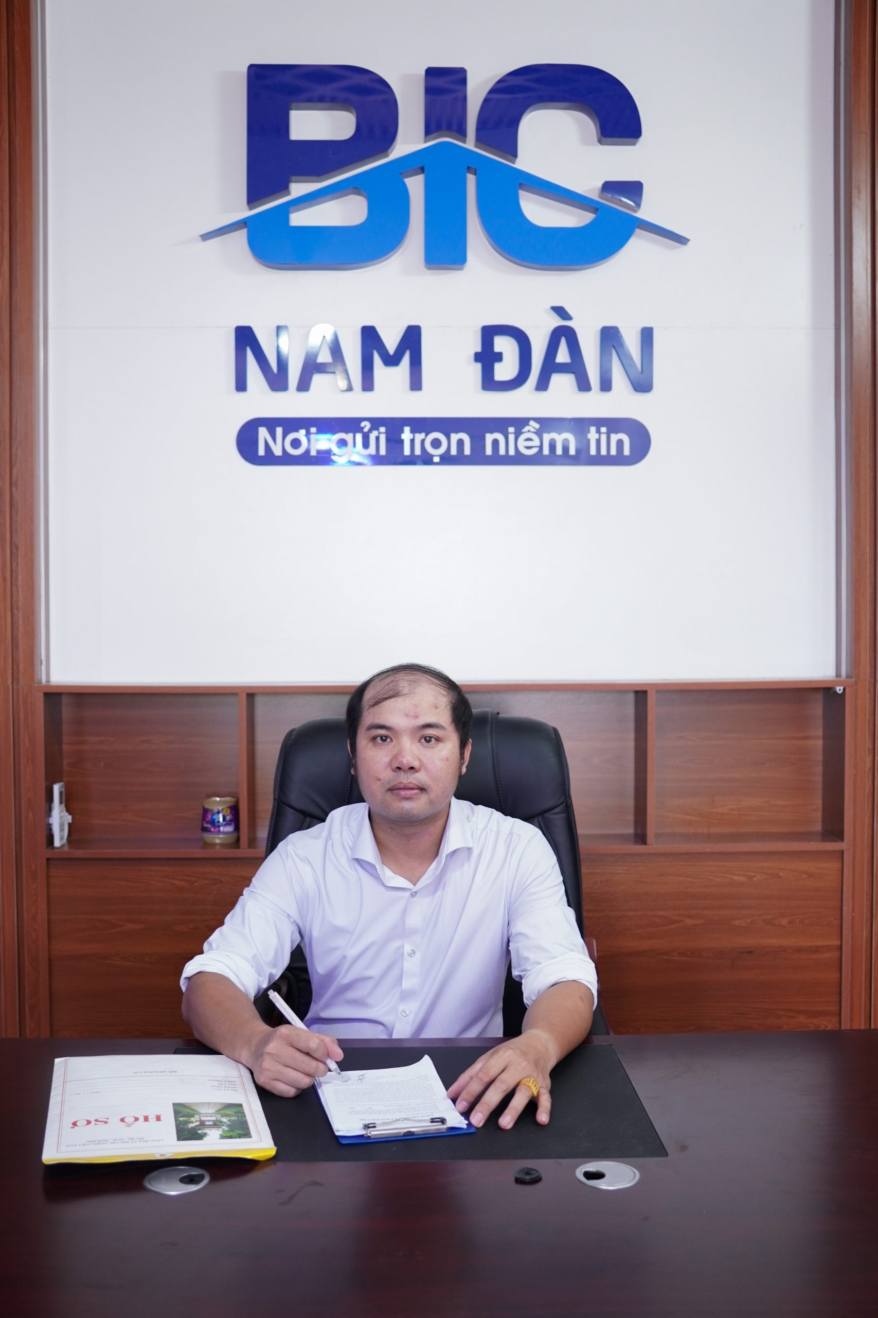 Đội ngũ nhân sự
